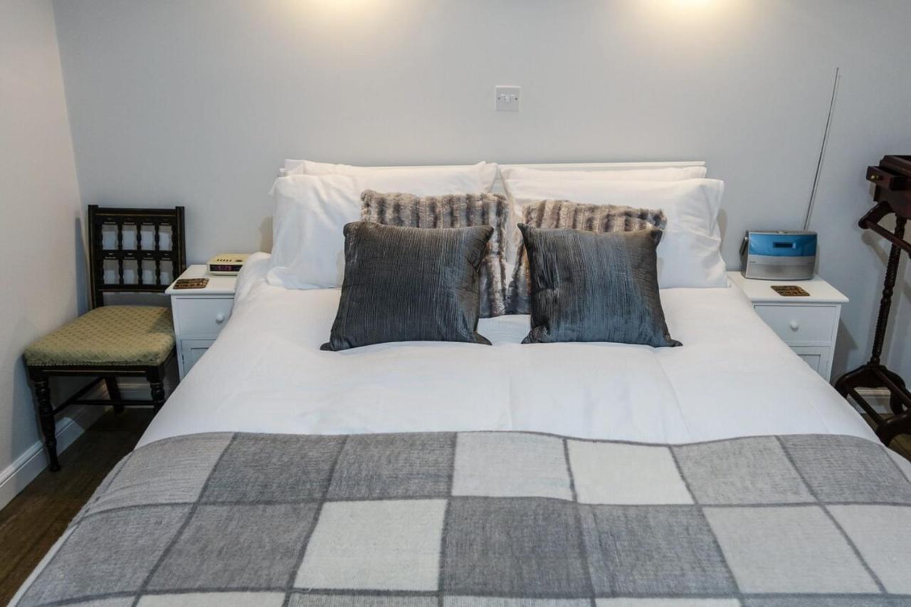 Апартаменты Quiet Ground Floor Mews Flat And Parking Эдинбург Экстерьер фото